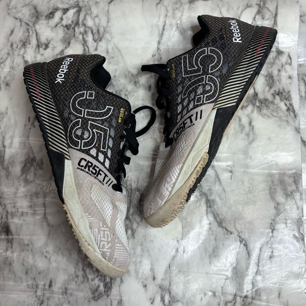 Rebook CrossFit Sneakers size 9 gym shoes grey white